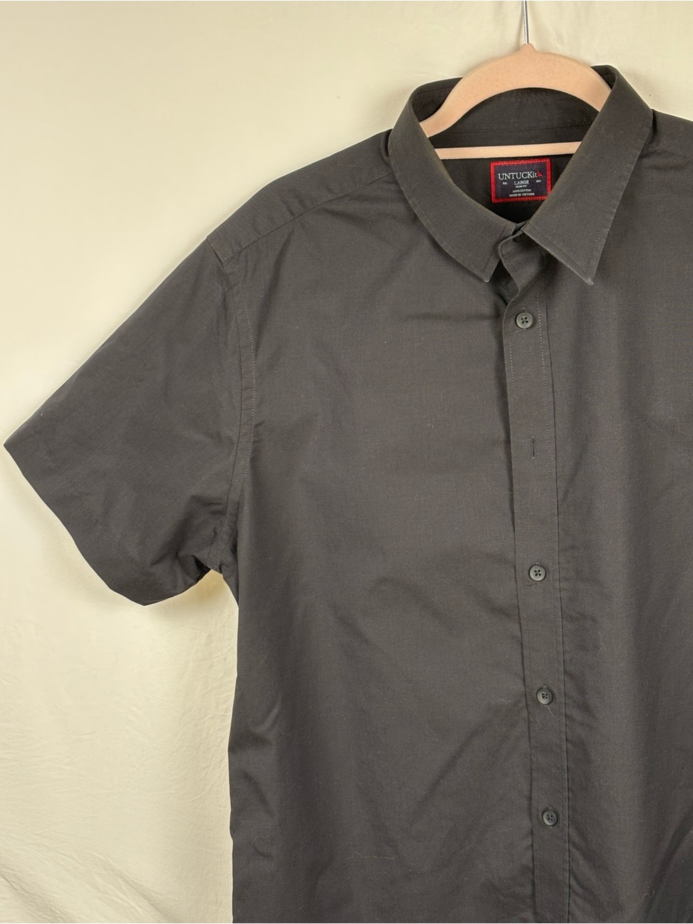 UNTUCKit Men's Large Black Short-Sleeve Button-Down Shirt - Picture 4 of 11